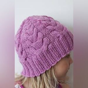 Bula knot hat with fleece lining